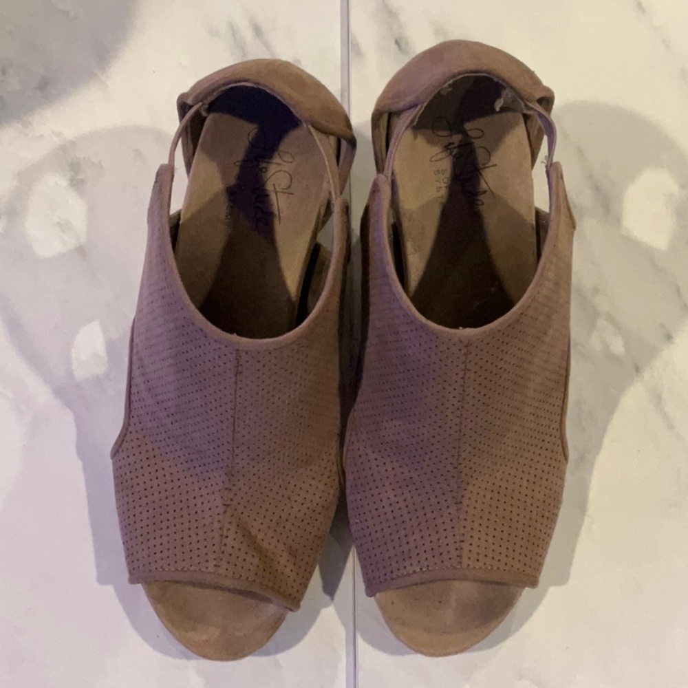 Life stride Mushroon Microfiber Heels